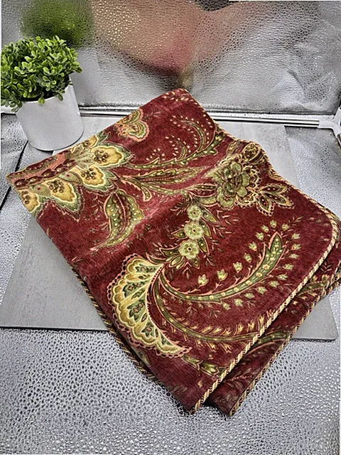 Charisma Set Of 2 Standard Shams Paisley Nice! 20” X 26”