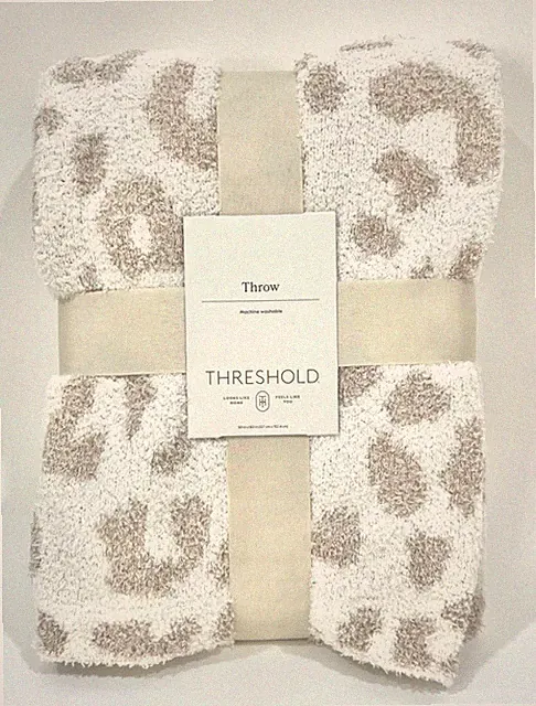 NEW Threshold Cozy Feathery Knit Cheetah Throw Blanket Beige 50”x60”