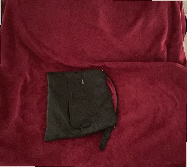 Vintage Carino Fleece Travel Blanket w/Carry Bag 45"× 58" Black Nylon/Red Fleece
